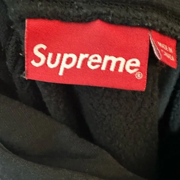 Supreme Black Hoodie - Picture 7 of 7